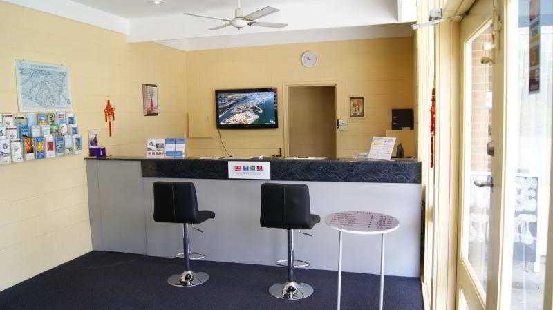 Absolute Lakes Entrance Motel Extérieur photo